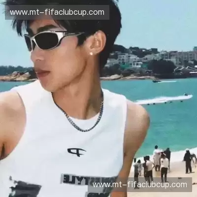 凤万宇